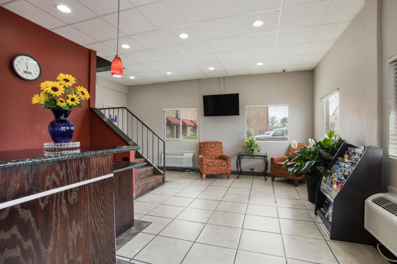 Americas Best Value Inn Tulsa I-44 Oakhurst Exterior foto